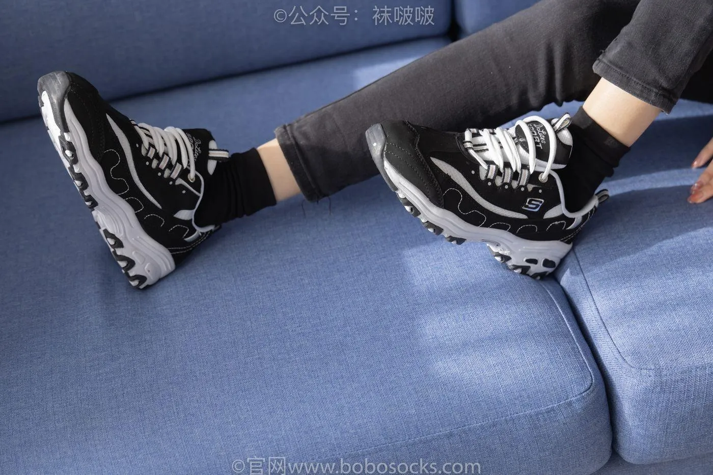 [BoBoSocks袜啵啵]NO.055 稚予-斯凯奇运动鞋、白棉袜、黑棉袜 [139P]插图4